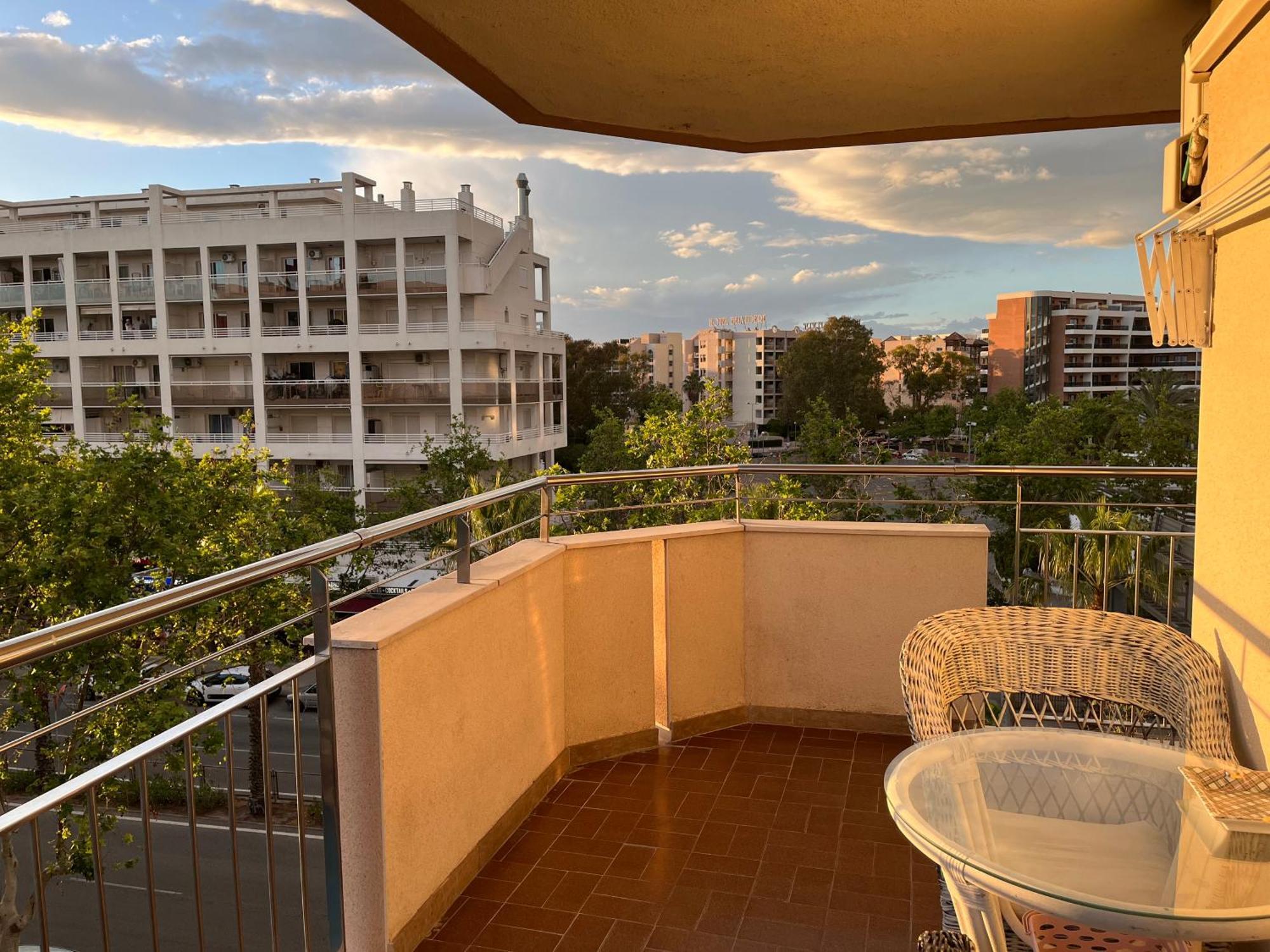 Apartamento En 萨洛 外观 照片